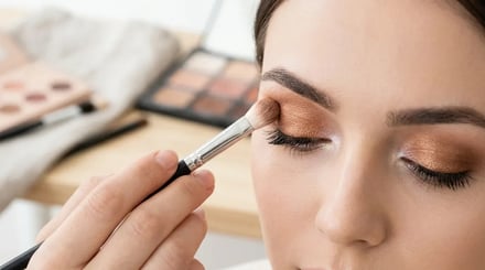 How Can You Stop Eyeshadow From Creasing During the Day?